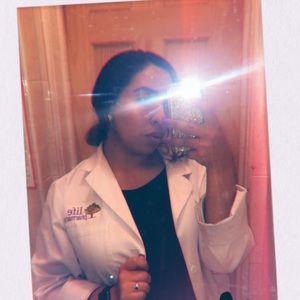 Meet your Posher, Edelia